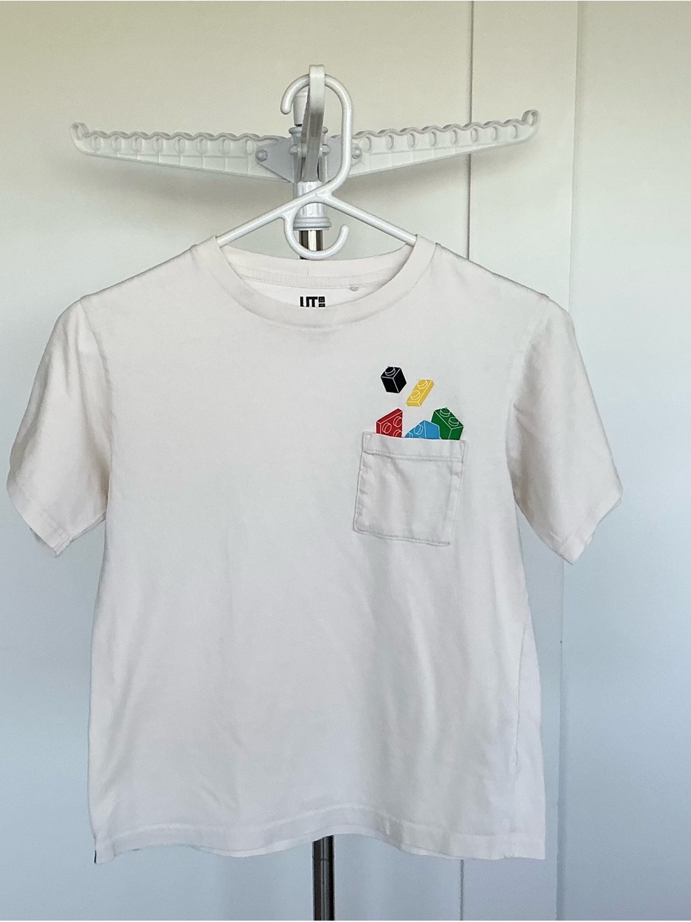 Uniqlo 2 Boy Tees, size 9-10 with Blue Keith Haring and Lego design - Picture 6 of 11